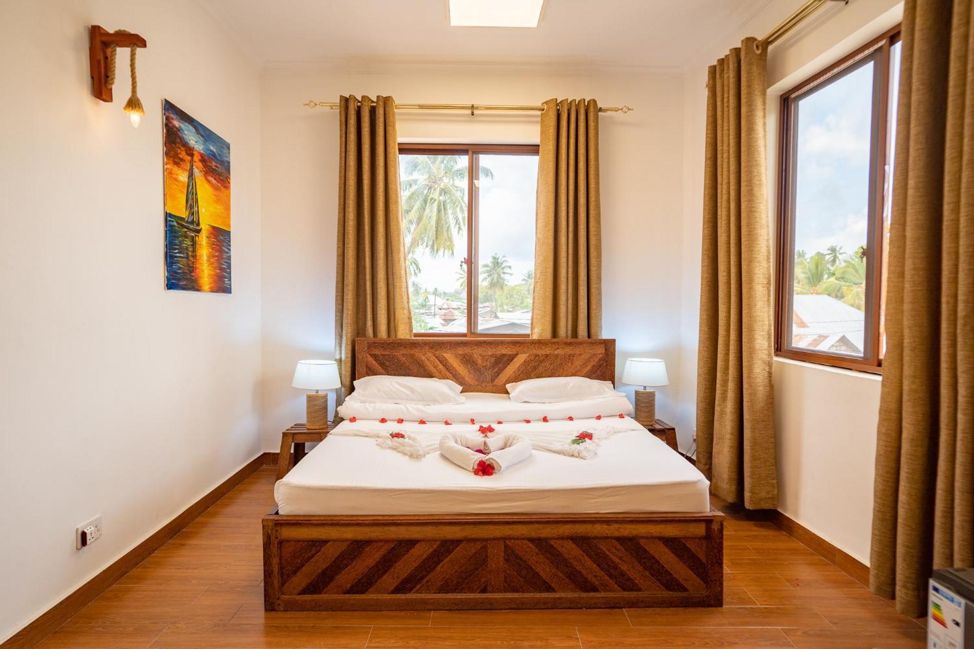 Aurora Beach Hotel Нунгви Екстериор снимка