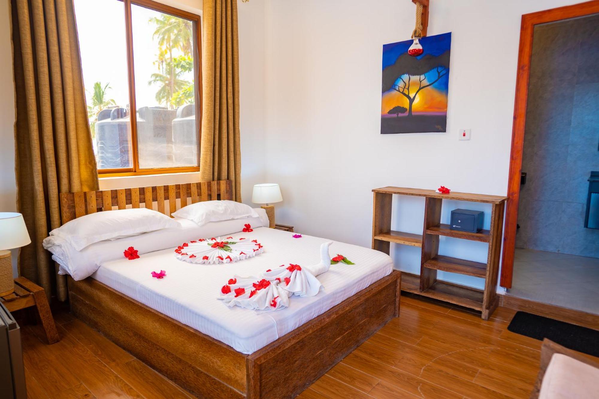 Aurora Beach Hotel Нунгви Екстериор снимка