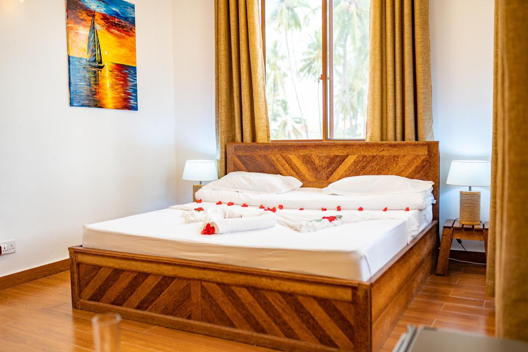 Aurora Beach Hotel Нунгви Екстериор снимка