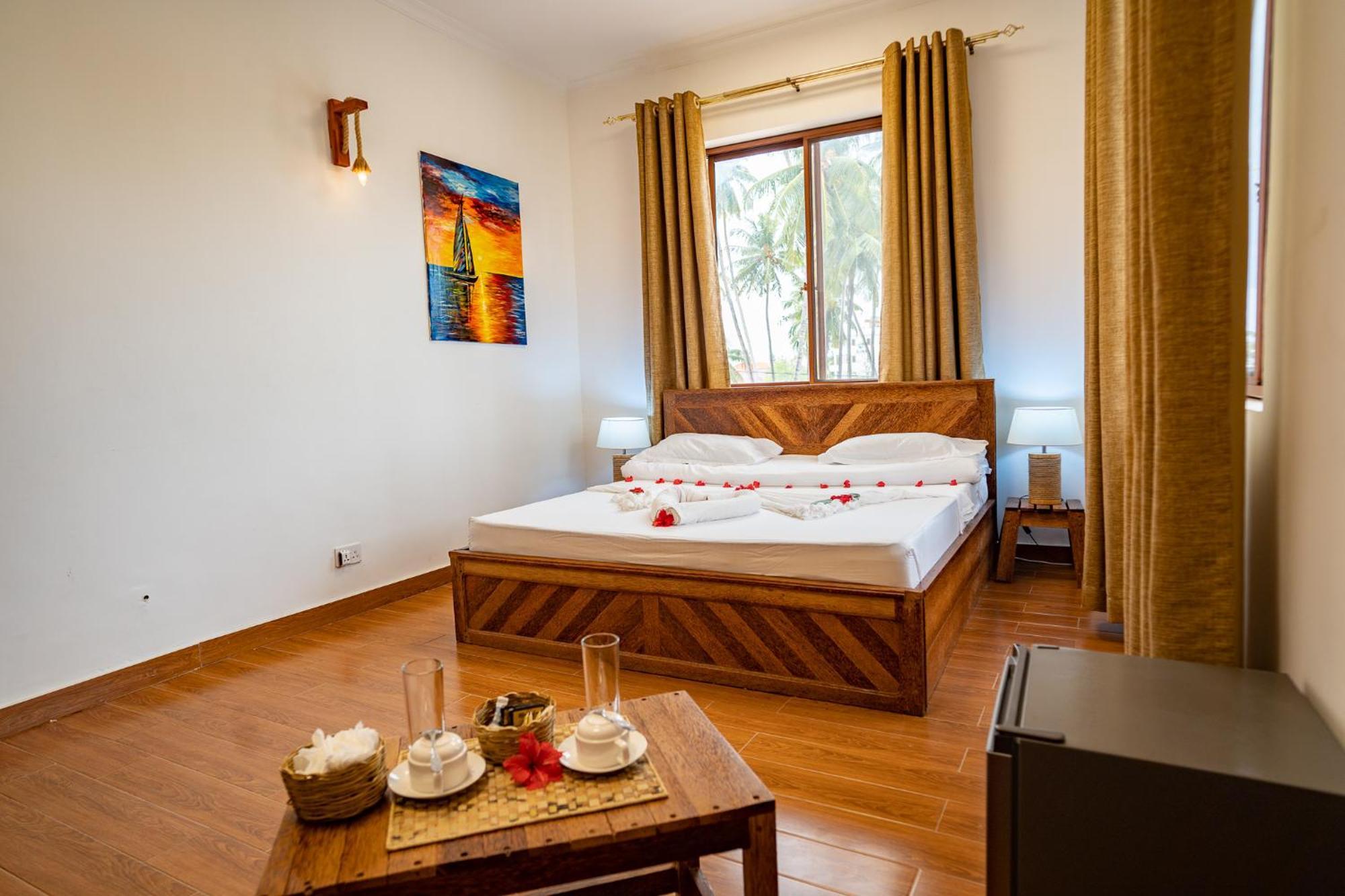 Aurora Beach Hotel Нунгви Екстериор снимка