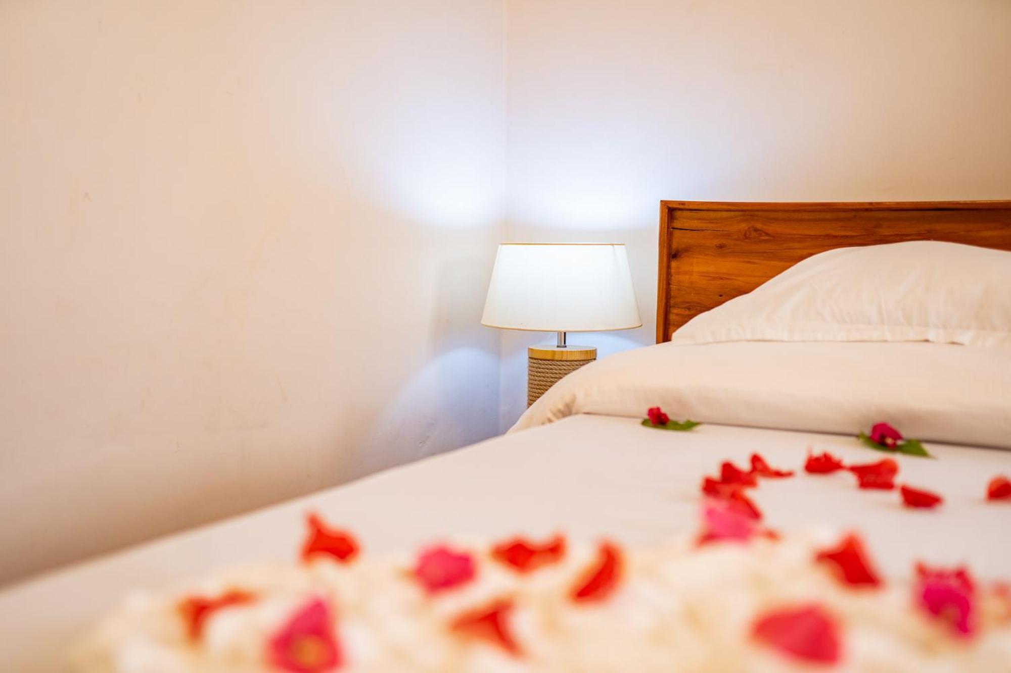 Aurora Beach Hotel Нунгви Екстериор снимка
