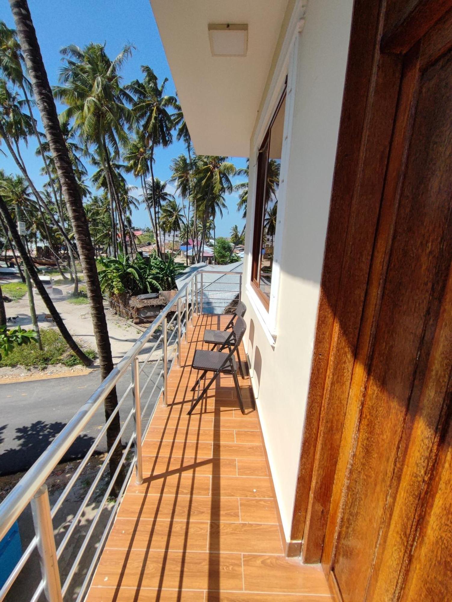 Aurora Beach Hotel Нунгви Екстериор снимка